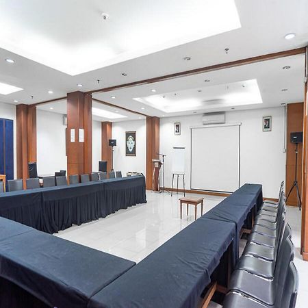 Reddoorz Plus At Blue Pacific Blok M Jakarta Eksteriør bilde