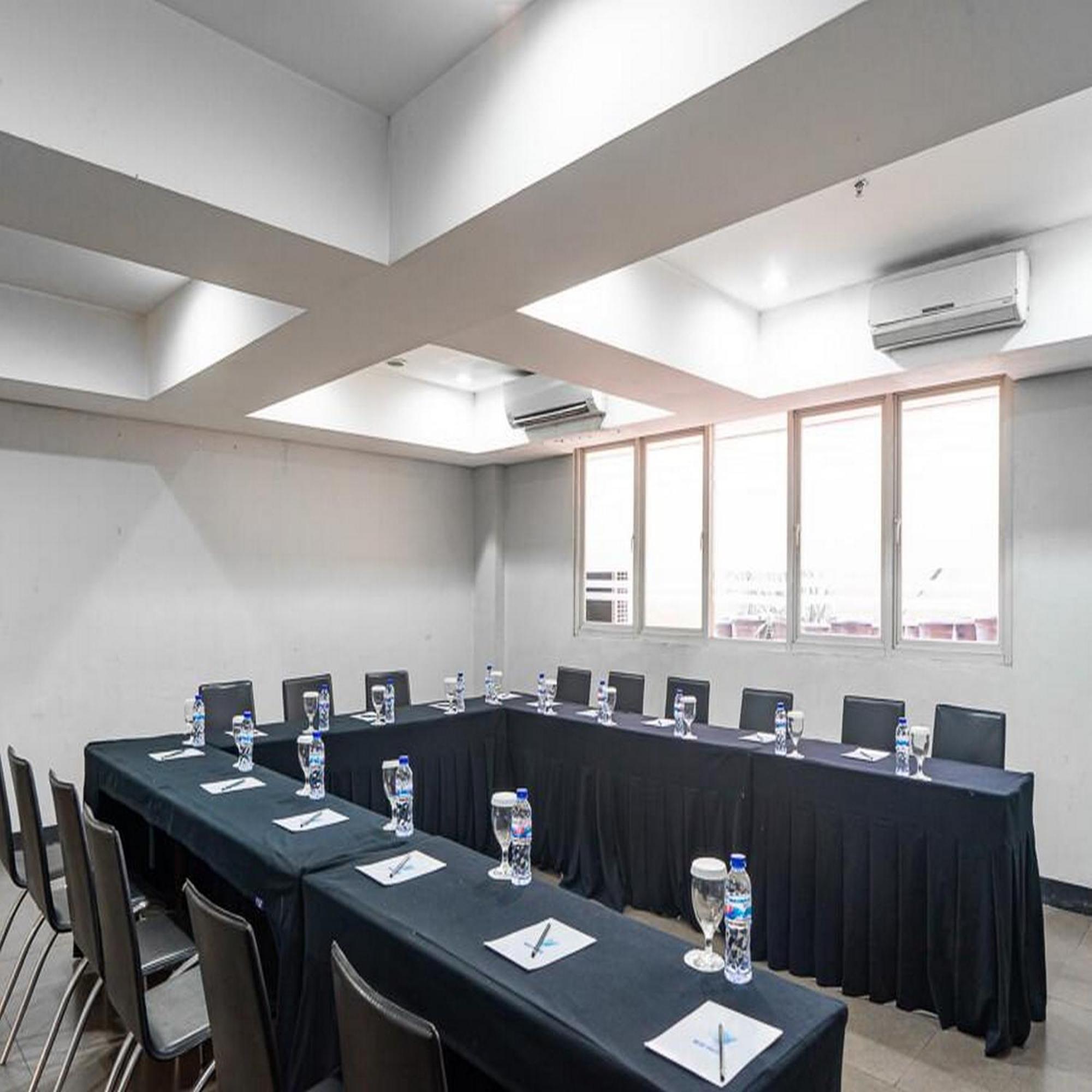 Reddoorz Plus At Blue Pacific Blok M Jakarta Eksteriør bilde