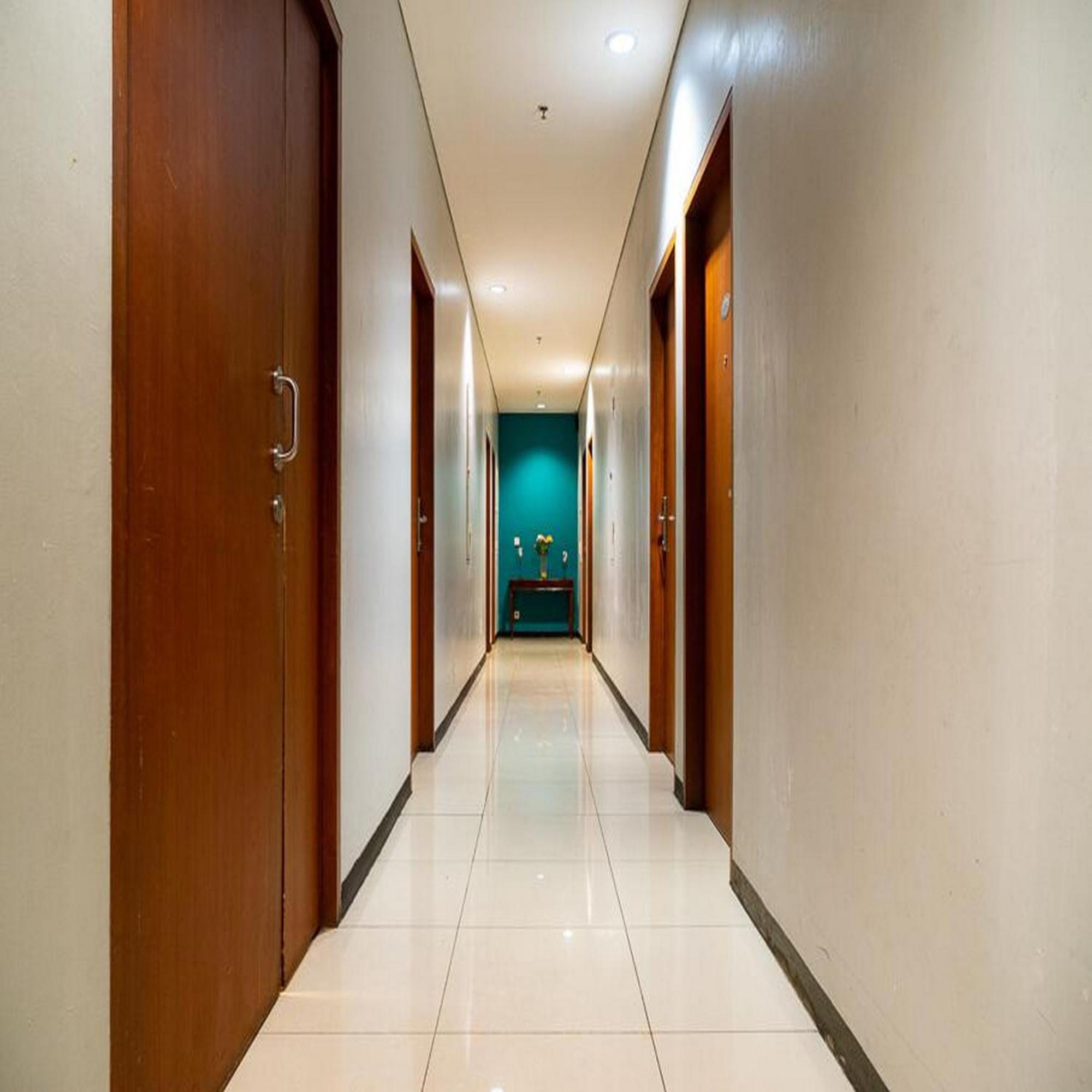 Reddoorz Plus At Blue Pacific Blok M Jakarta Eksteriør bilde