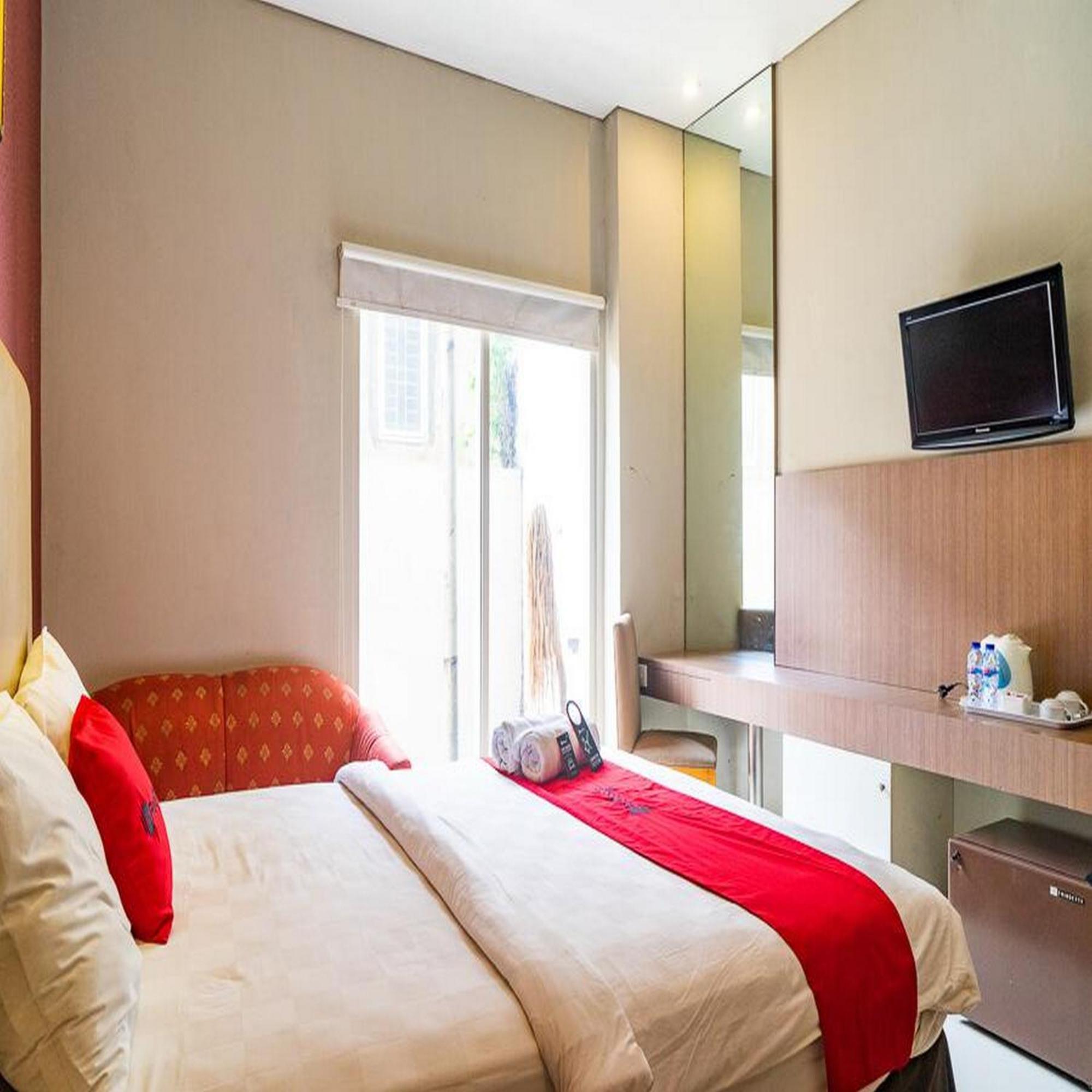 Reddoorz Plus At Blue Pacific Blok M Jakarta Eksteriør bilde